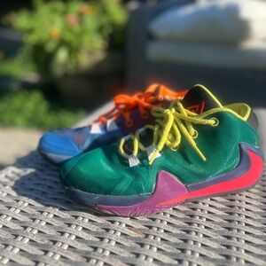 Nike Youth Zoom Freak 1 Multi Total basketball Shoes 6.5Y